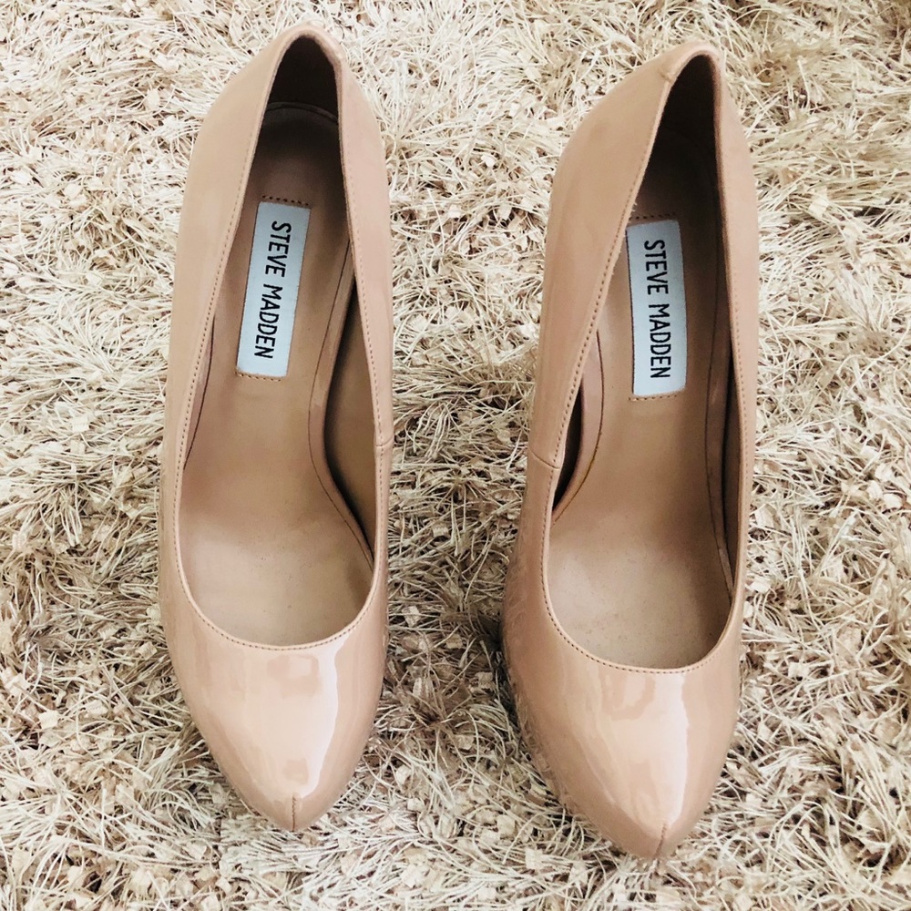 New “unworn” Steve Madden pump shoes size 7